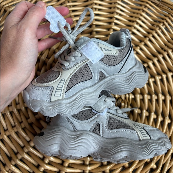 Toddler Chunky Grey Black Lace Up Velcro Sneakers Size 8.5 - Picture 8 of 11